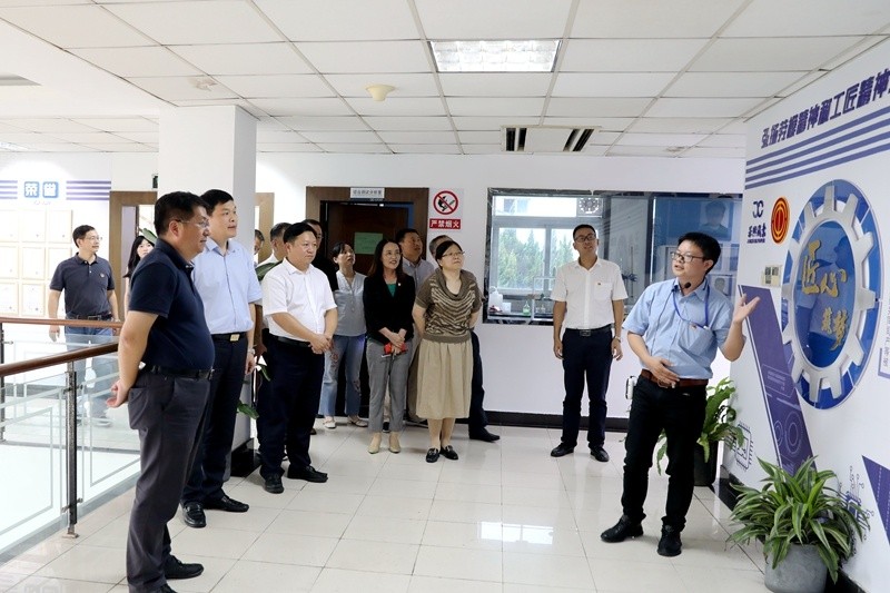 2020年7月29日，，，时任浙江省政协常委、、、社法委副主任、、、省总工会副主席、、、一级巡视员董建伟莅临永利集团88304官网纸业调研新时期工匠造就工作