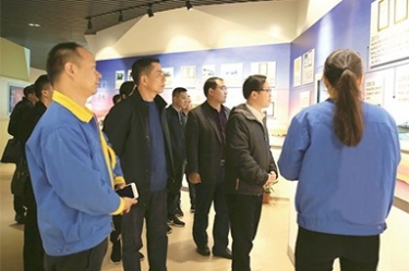贵州省黔东南州委常委、榕江县县委书记贺代宏一行到公司参观学习调查