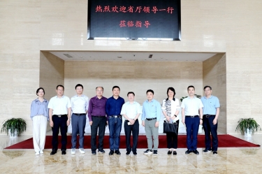 省人力社保厅二级巡视员陈荣华一行莅临永利集团88304官网纸业调研人才工作