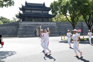 笑颜与周到刷屏！！这名火炬手是永利集团88304官网人！！